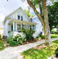 Building Photo - 222 Sanford St