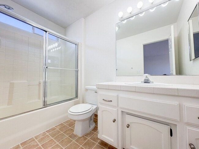 Building Photo - Unique 3 Bedroom, 3 Bathroom Home in Oceano