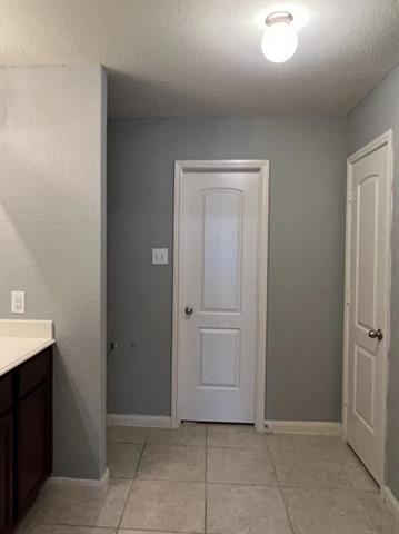 Building Photo - 1221 Arizona Dr