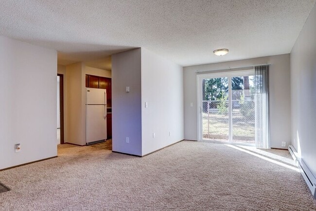 Building Photo - 1 Bed / Bath Available soon! Washer/Dryer in unit!