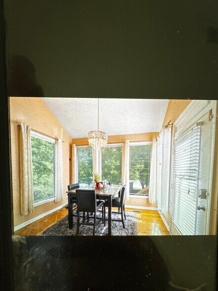 Building Photo - 13920 W 143rd Ct