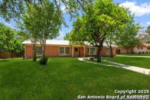 Building Photo - 117 Danube Dr