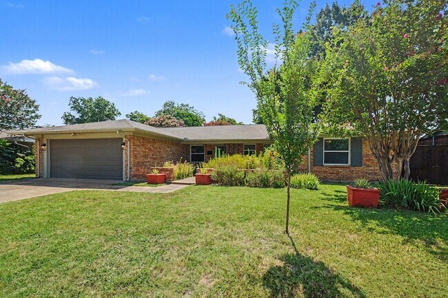 Building Photo - 13216 Meandering Way