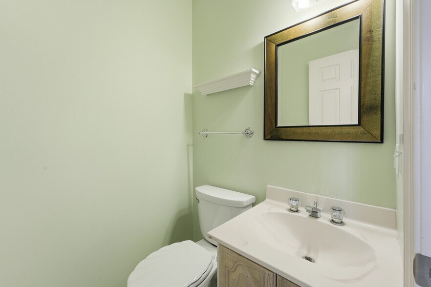 Building Photo - 955 25th St NW