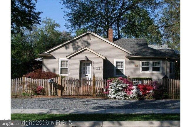 Primary Photo - 2407 Seminary Rd