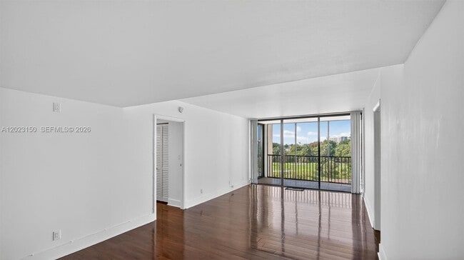 Building Photo - 20335 W Country Club Dr