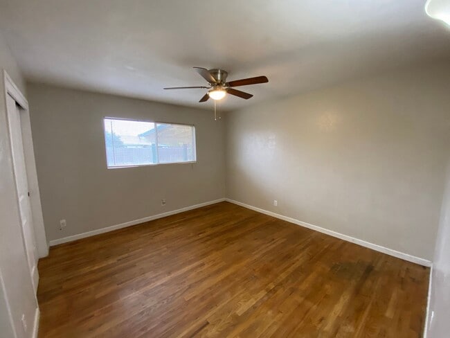 Building Photo - Spacious home Available Now!