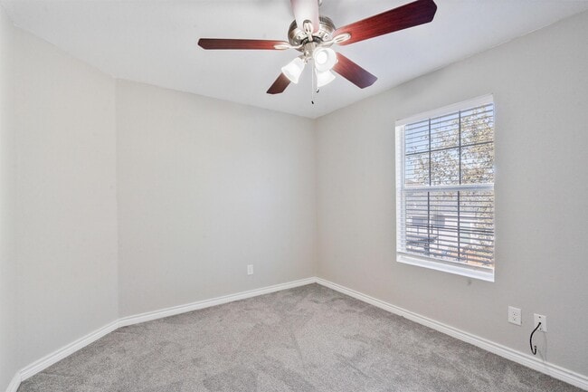 Building Photo - 1011 Tesoro Hills