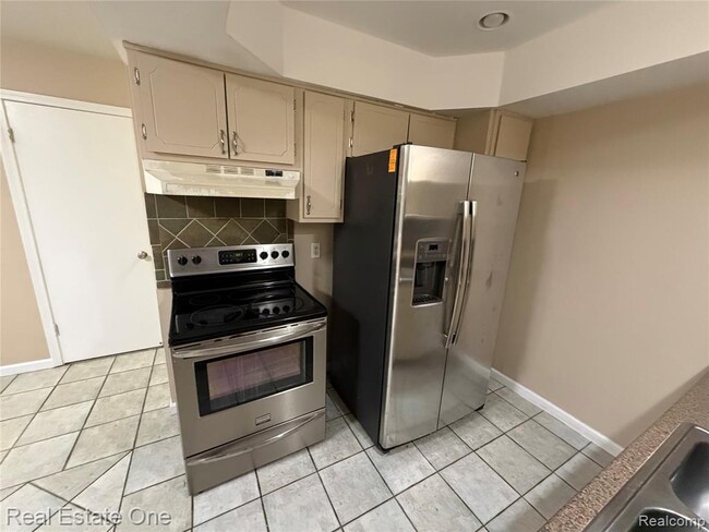 Building Photo - 37035 E Aragona Dr