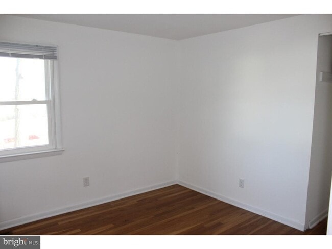 Building Photo - 113 W Rutherford Dr