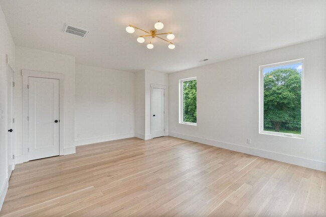 Building Photo - 129 French St