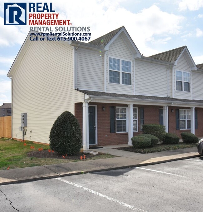 Building Photo - Adorable 2BR/2.5BA townhome in Murfreesboro, close to I-24!