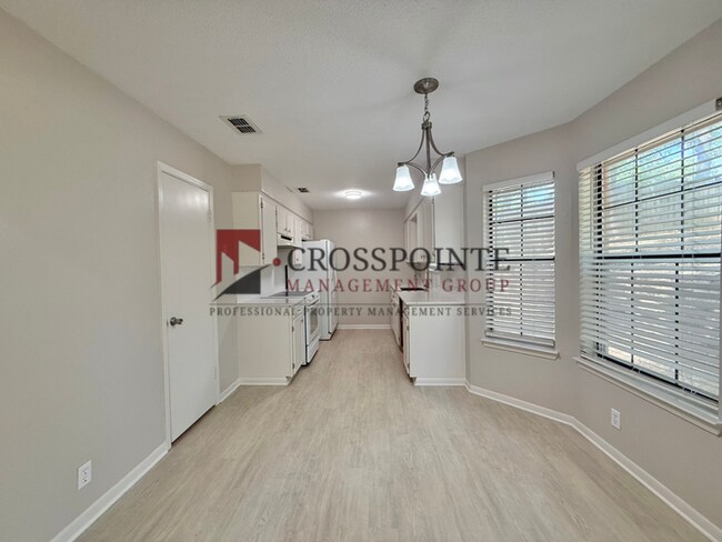 Building Photo - Tour Today! 3 Bedroom, 2 Bathroom Home!