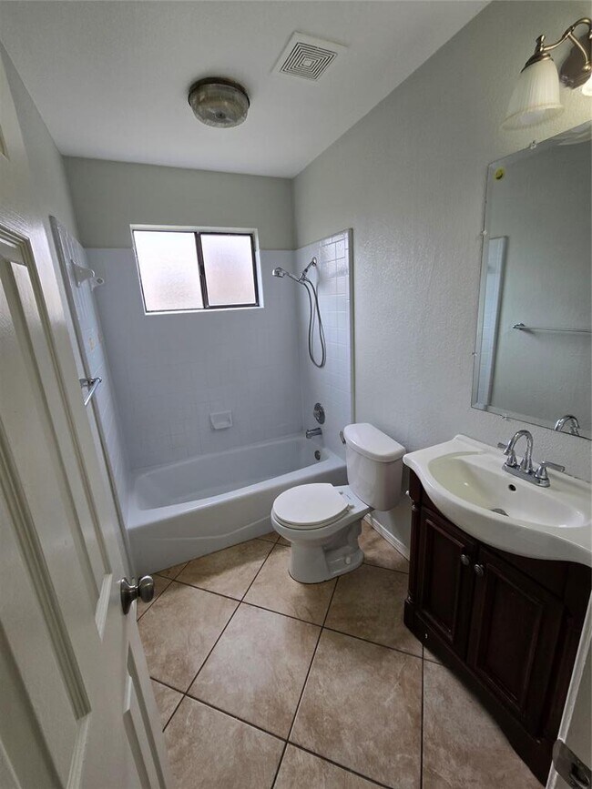 Building Photo - 16308 Edgemere Dr