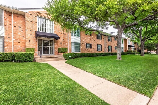 Building Photo - 6007 Sandhurst Ln