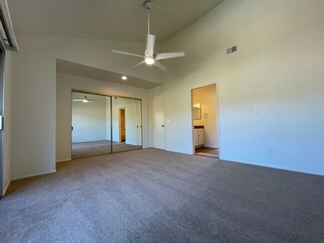 Building Photo - 331 Stone Edge Ct