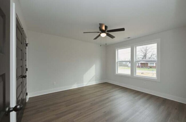 Building Photo - 1609 Elizabeth Rd