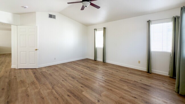 Building Photo - 15747 Roan Rd