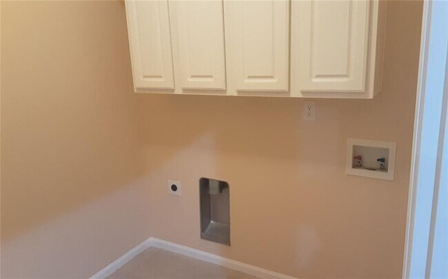 Building Photo - 2532 Lois Ct