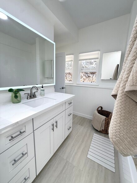 Building Photo - 44-109 Keaalau Pl