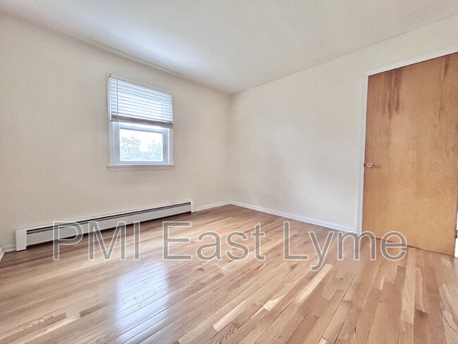 Building Photo - 22 Whitewood St
