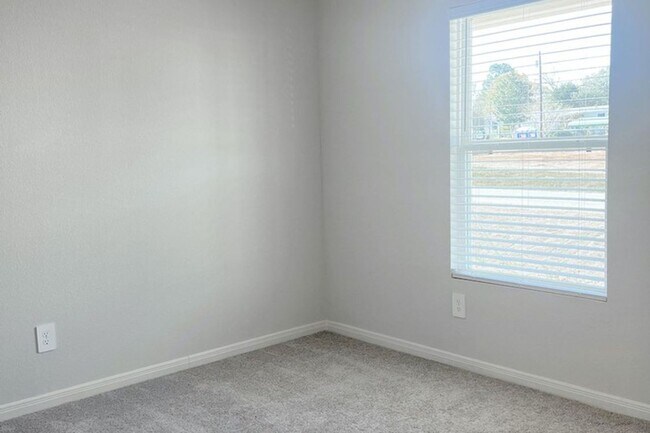 Building Photo - The home is a 1 story, 2 car garage 3 bedrooms, 2 full baths. Open floor plan from the kitchen ar...