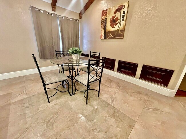 Building Photo - 9666 White Wing Loop