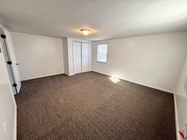 Building Photo - 1405 Webb Ridge Rd