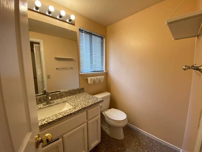 Building Photo - Spacious 2-Story in Laguna Park Village