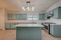 Building Photo - 1922 Bevington Oaks Cir