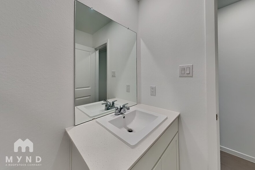 Building Photo - 940 Capracotta Dr