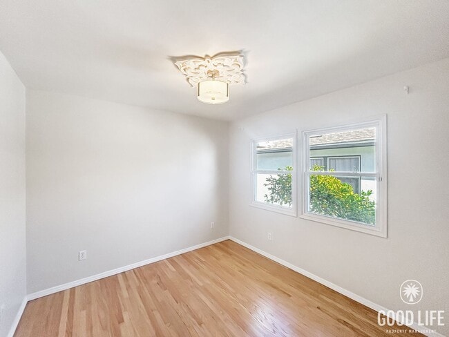 Building Photo - Great 3B/2BA House in Allied Gardens with a Pool!