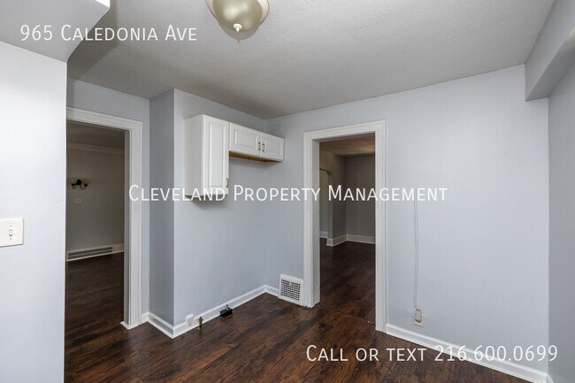 Building Photo - 965 Caledonia Ave