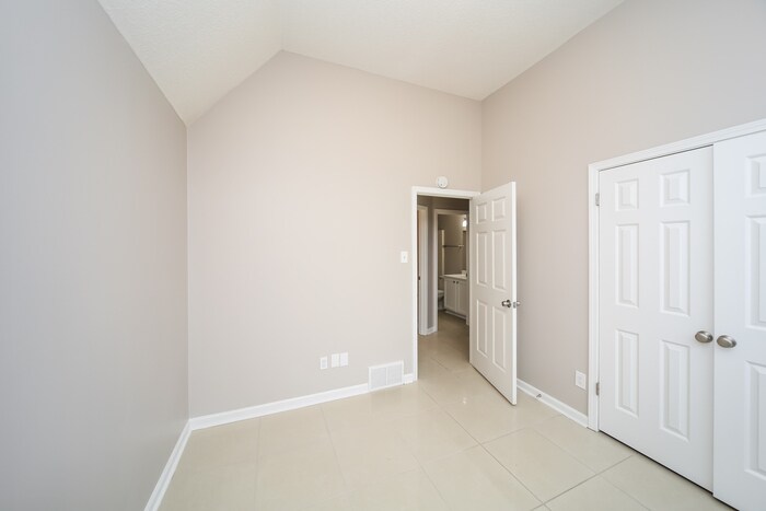 Building Photo - 9407 Garden Woods Dr