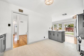Building Photo - 227 Nottingham Dr