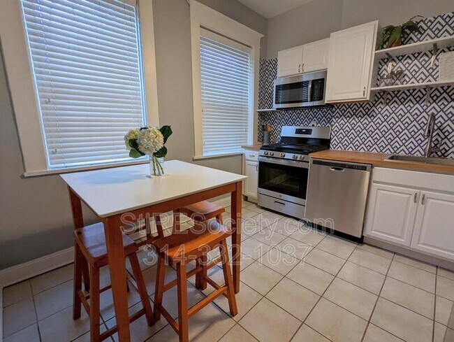 Building Photo - 2920 Louisiana Ave