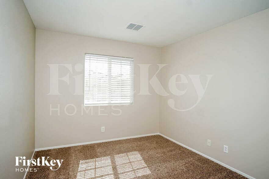 Building Photo - 7475 Ademar St