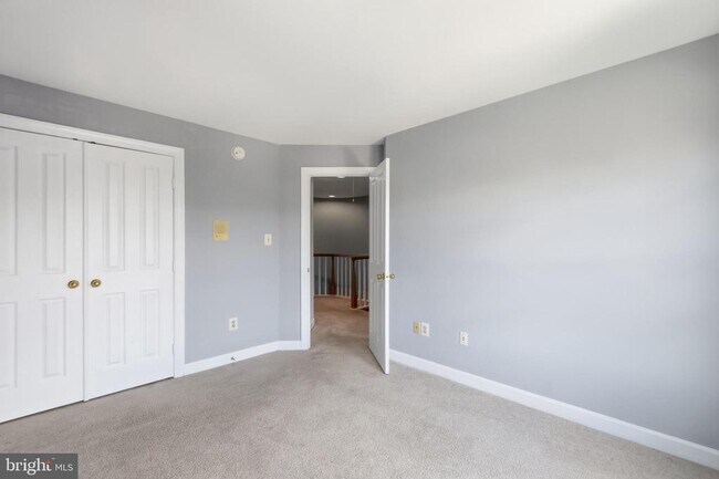 Building Photo - 6323 Barcroft Mews Dr