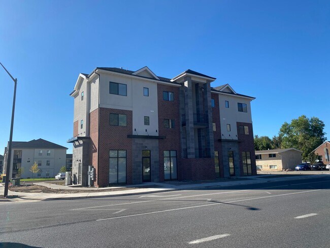 Building Photo - Dickerson 560