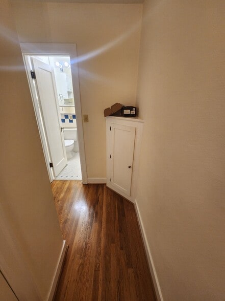 Building Photo - 2317 10th Ave E