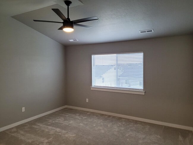 Building Photo - Amazing 5 Bedroom Home in Meridian!