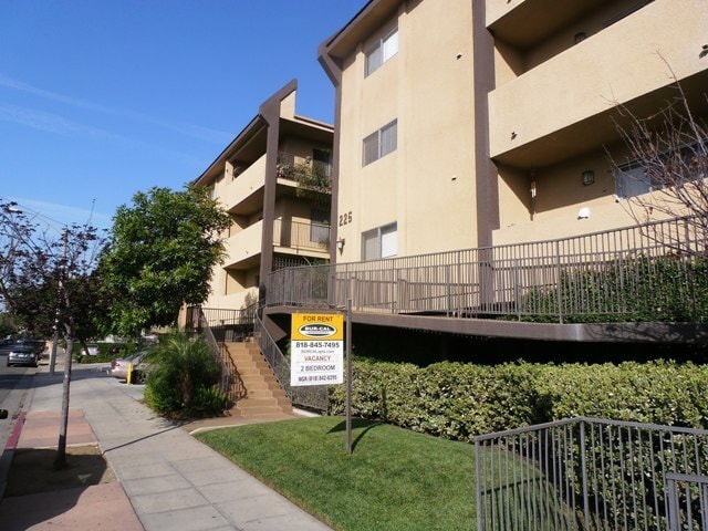 Building Photo - 225 W. Verdugo
