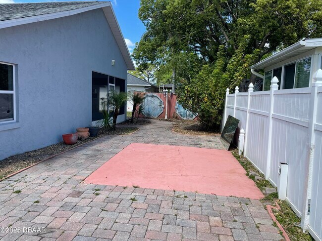 Building Photo - 5426 Landis Ave