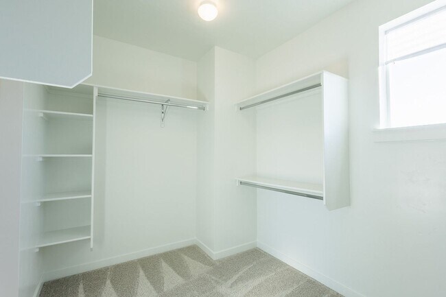 Building Photo - Brand New Home in an Amenity Filled Neighborhood