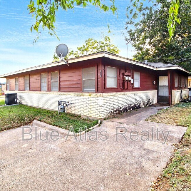 Primary Photo - 610 S Mary St