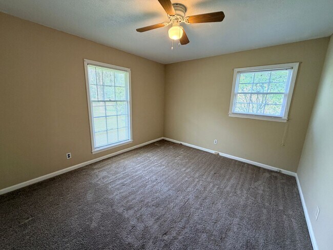 Building Photo - 3 Bedroom/2 Bath Home in Valdosta