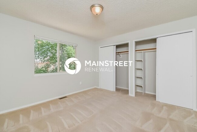 Building Photo - 3 Bedroom Pet-Friendly Home in Colorado Sp...