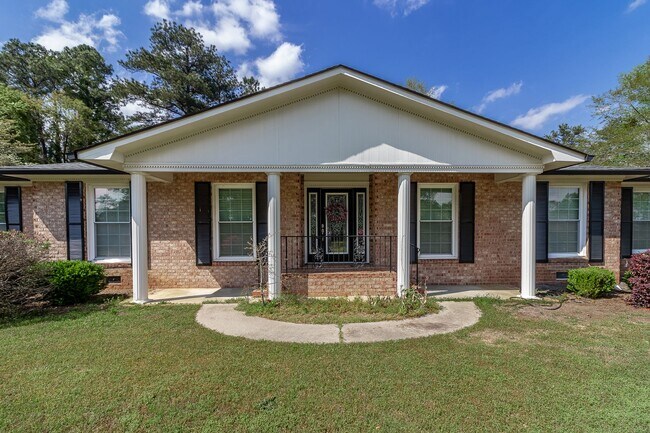 Building Photo - Beautiful and Updated 5 Bedroom Home