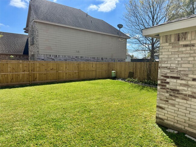 Building Photo - 2311 Slate Ridge Ln