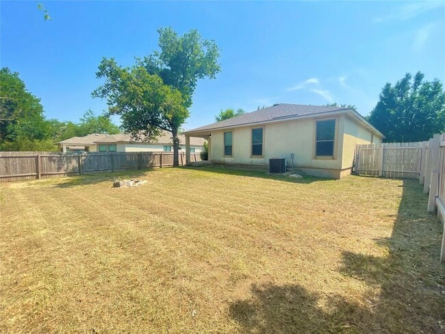 Building Photo - 4412 Woodstock Dr